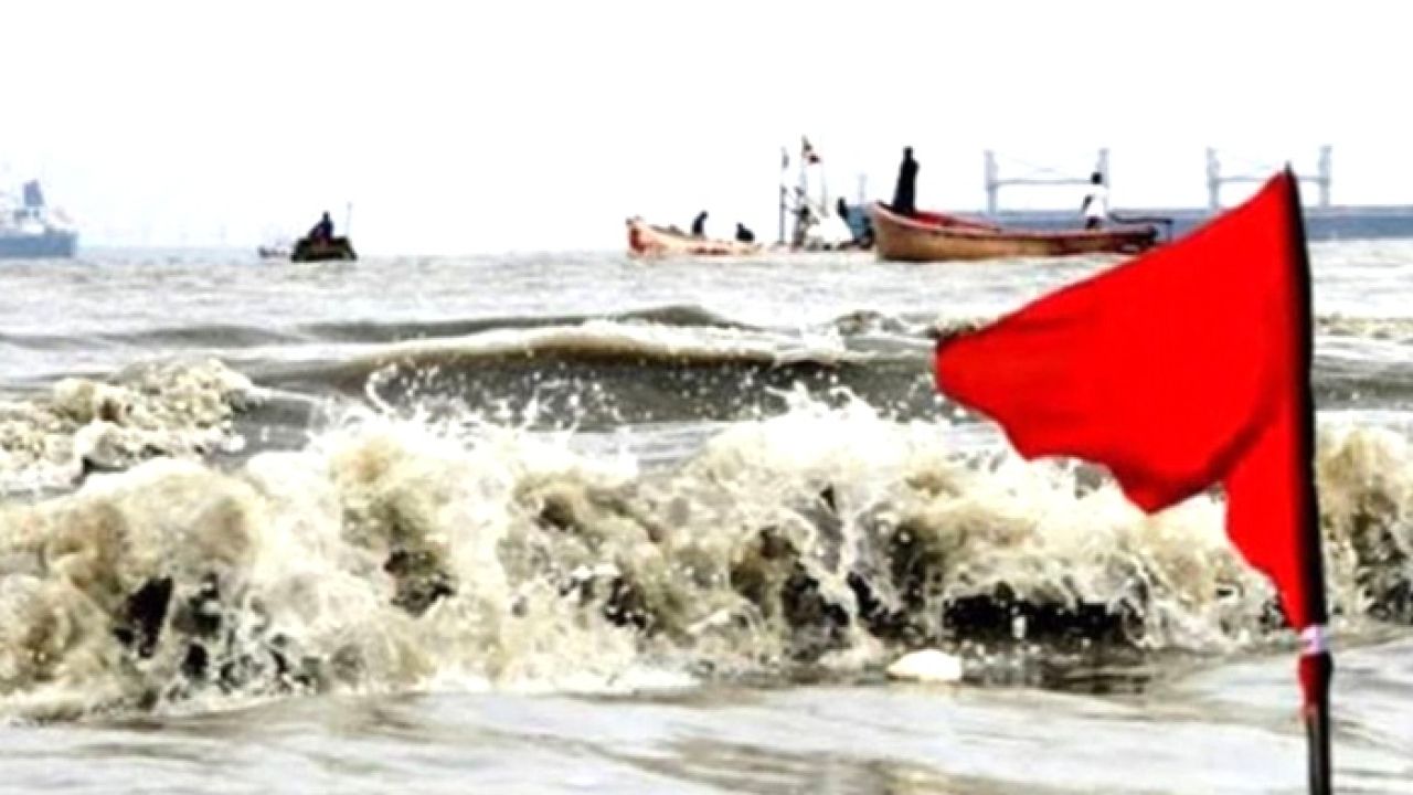 বঙ্গোপসাগরে লঘুচাপ, চার সমুদ্রবন্দরে ৩ নম্বর সতর্কসংকেত