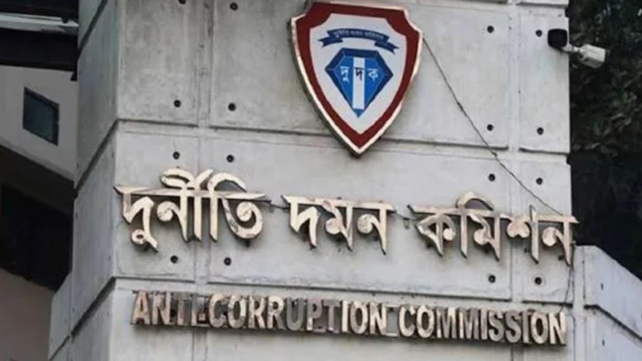 দুদকের নতুন মহাপরিচালক নাজমুল আলম