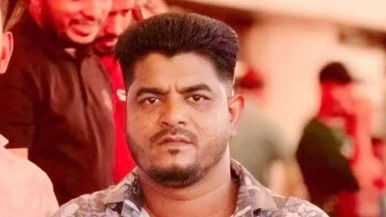 মেয়েকে ৬ মাস ধরে ধর্ষণ, বাবার মোবাইলে ভিডিও, ফাঁস হতেই পলাতক
