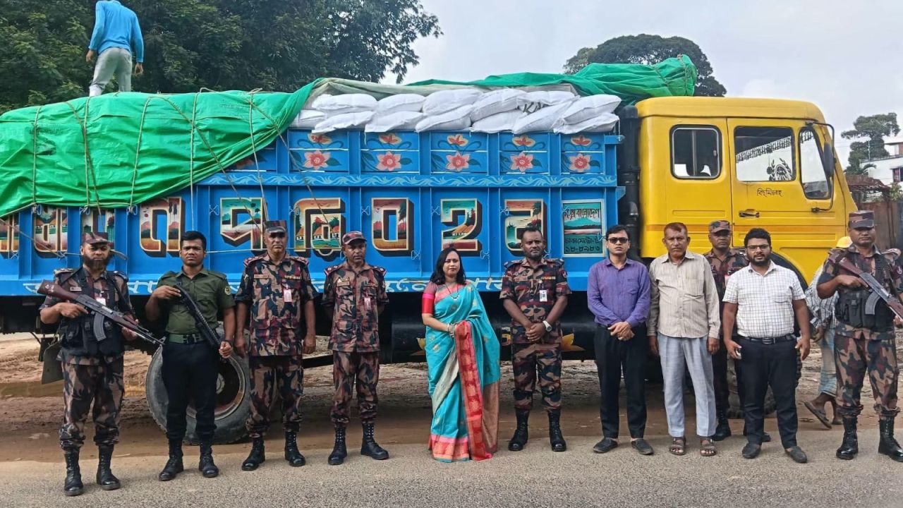 অবৈধভাবে পরিবহনের সময় ১৫ টন ইউরিয়া জব্দ