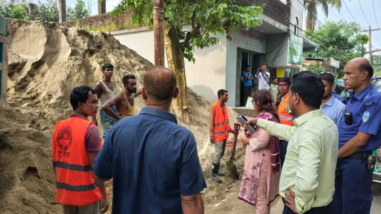 বোয়ালখালীতে অবৈধ বালু উত্তোলনের বিরুদ্ধে অভিযান