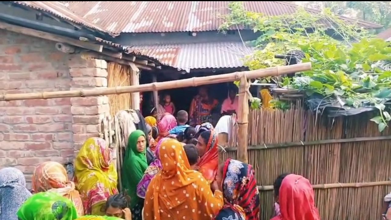 নাটোরে বাড়ির পাশের পুকুরেই খেলতে গিয়ে প্রাণ গেলো আপন দুই ভাই-বোনের