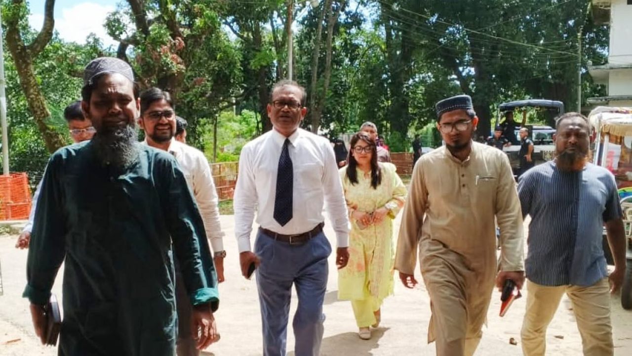 উখিয়া স্বাস্থ্য কমপ্লেক্স পরিদর্শনে স্বাস্থ্য অধিদপ্তরের কর্মকর্তাবৃন্দ