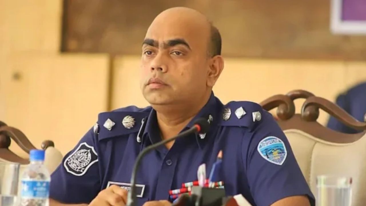 দুর্গাপূজায় ‘মদ খেয়ে নাচানাচি’ করলে ঘাড়ে ধরে নিয়ে যাওয়া হবে: ফেনীর পুলিশ সুপার