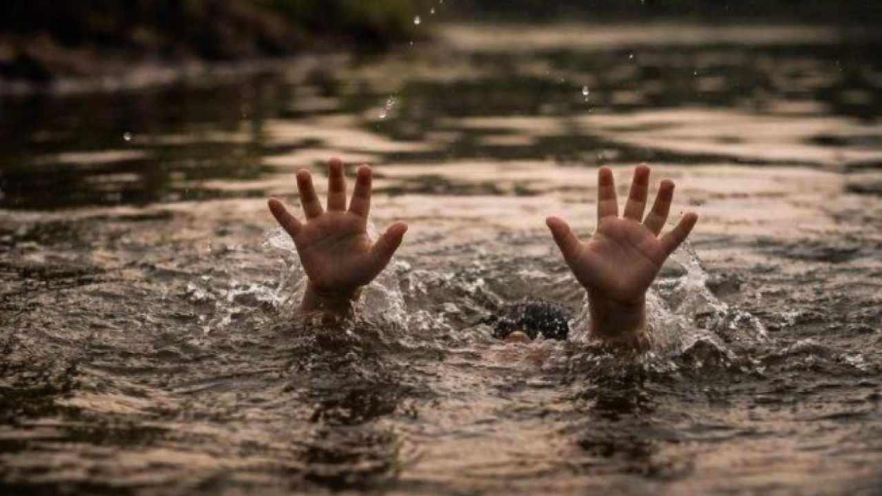 খালে গোসলে নেমে ডুবে প্রাণ গেল ভাই-বোনের