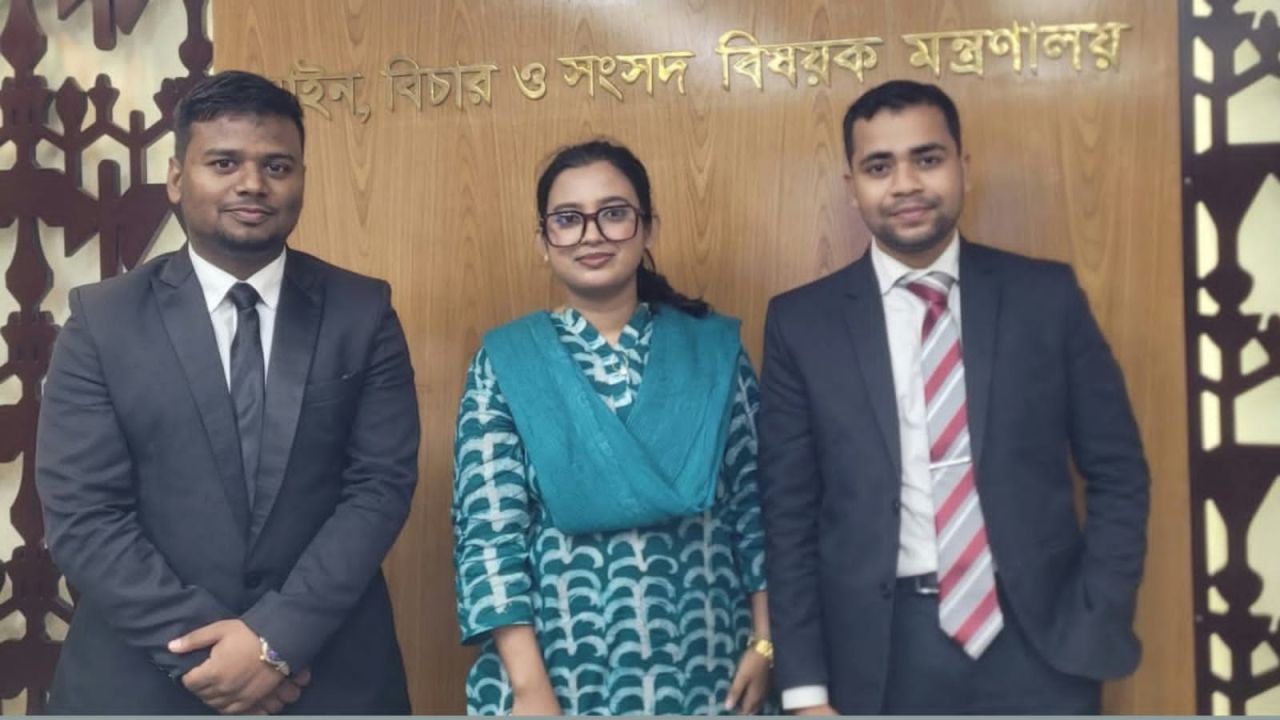 আইন ও বিচার বিভাগে ইন্টার্নশিপের সুযোগ পেল ইবির তিন শিক্ষার্থী