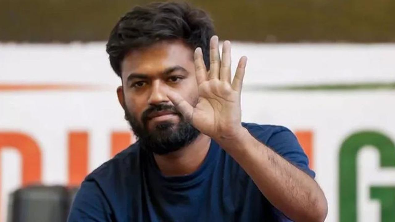 অভিজিৎ দীপকে আটক, ‘প্ল্যান বি’ নিয়ে প্রস্তুত ককরোচ জনতা পার্টি