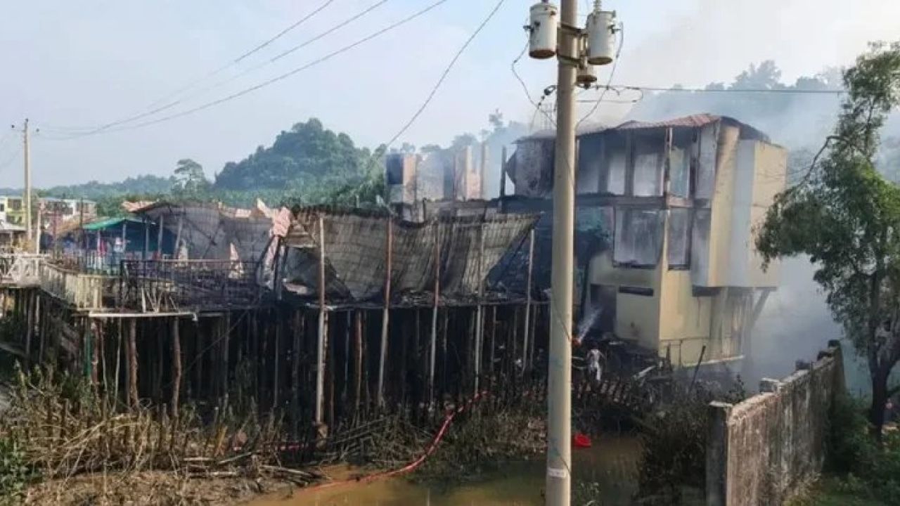 কক্সবাজারে রিসোর্টে অগ্নিকাণ্ড ১০ পর্যটকের মরদেহ উদ্ধার