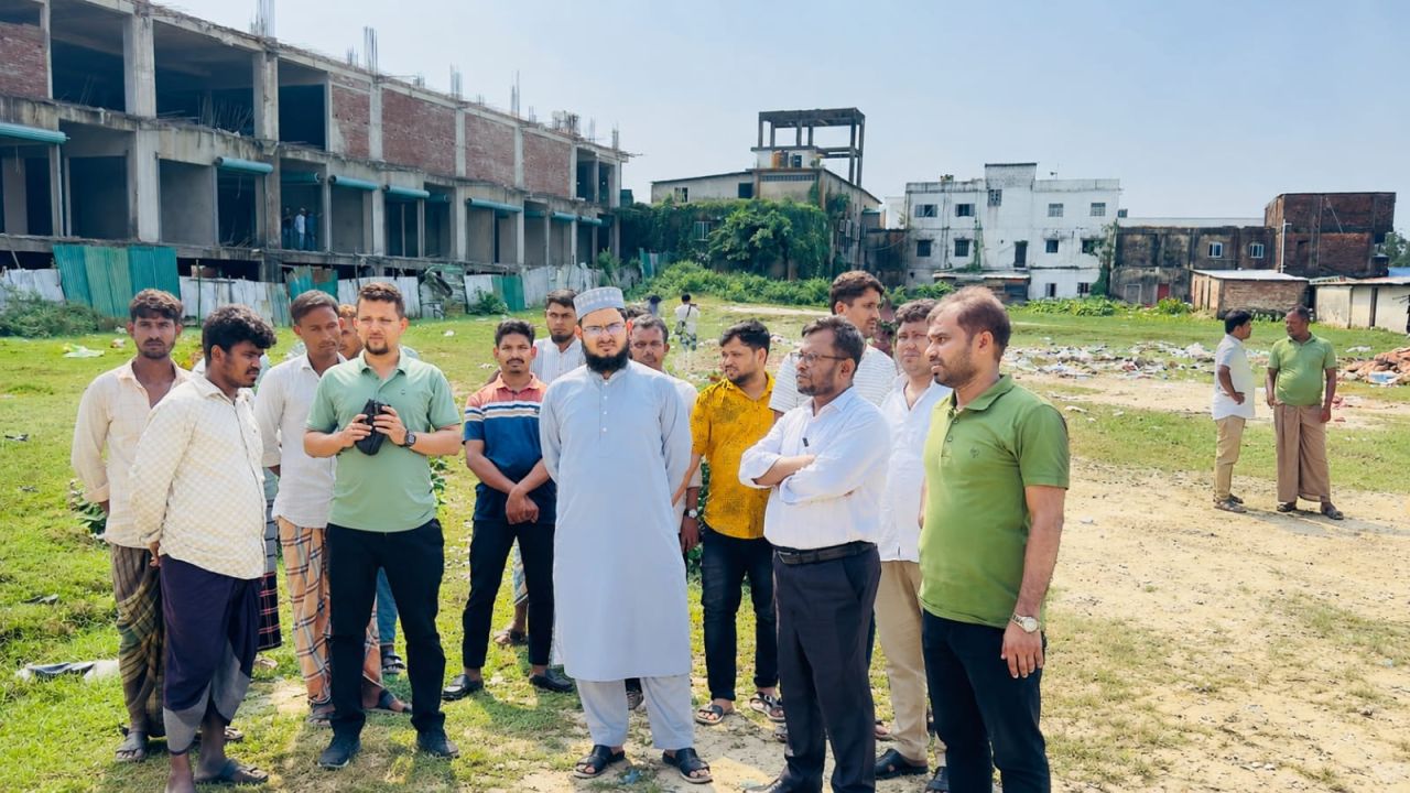 মুকুটের আবেদনে সাড়া, সংস্কার কার্যক্রম শুরু ঐতিহ্যবাহী খেলার মাঠের